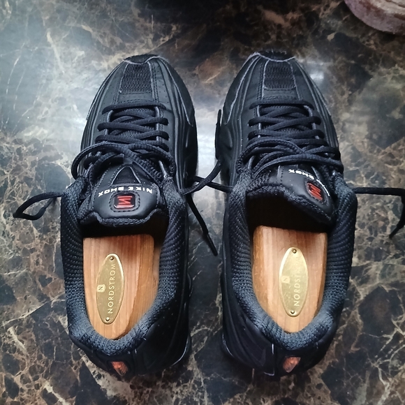 Nike Shox R4 Athletic/Lifestyle Streetwear Shoes Size 7 for Women - Picture 2 of 11